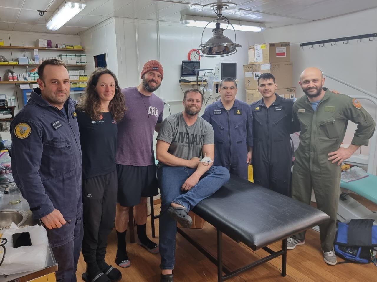 Radio Nacional - Athletes received medical assistance at the Orcadas Antarctic Base (In Spanish)