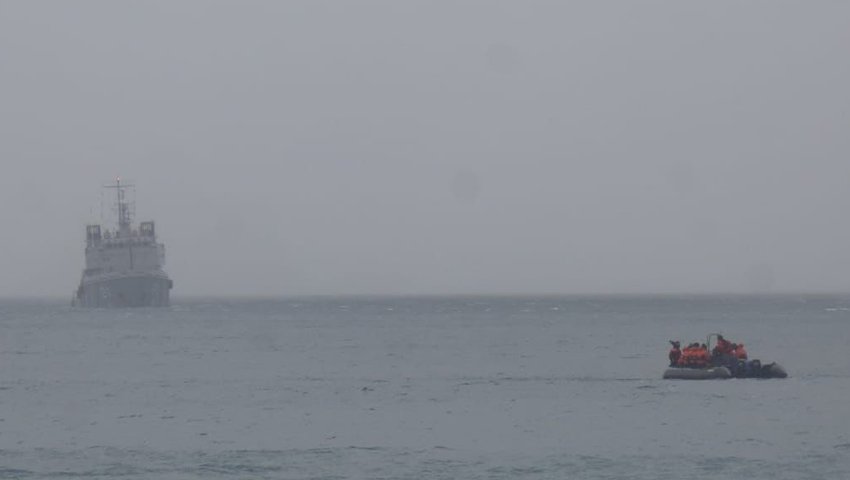 Gaceta Marinera - The Argentine Navy helped navigators in Antarctica (In Spanish)